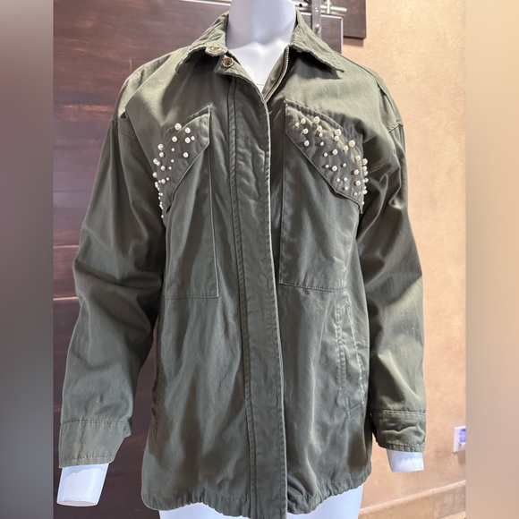 Sweetness Army Green Embellished Pockets Royal Matrix Jacket with Bold Details - Picture 4 of 10
